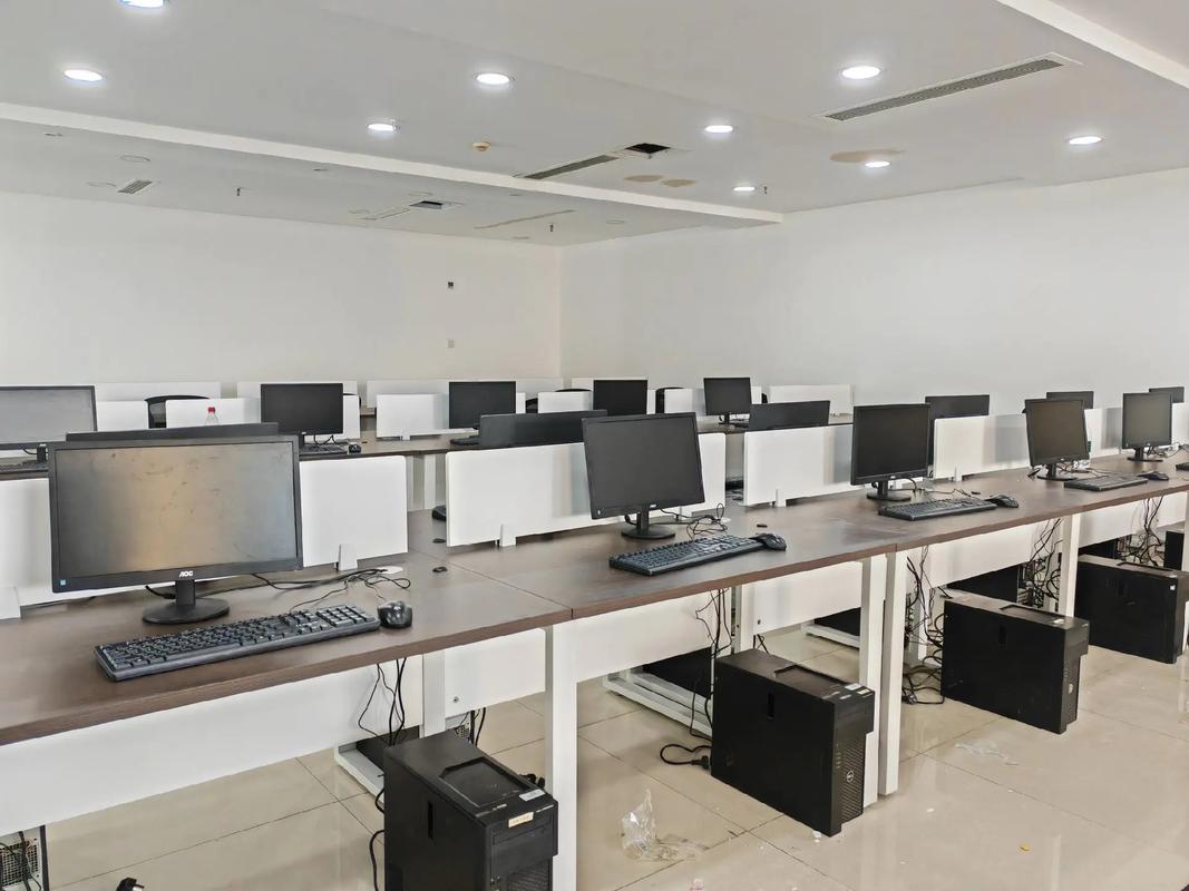 二手電腦租賃與銷售 臺式機全套辦公設備的明智之選